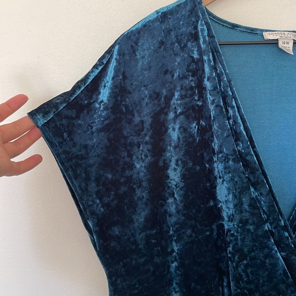 London Time | Crushed Velvet 18W Faux Wrap Tulip Skirt Short Sleeve Mini Dress - Picture 5 of 10